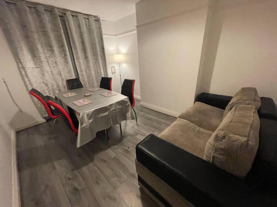Large Beautiful 3 Bed House In City Of Birmingham Extérieur photo
