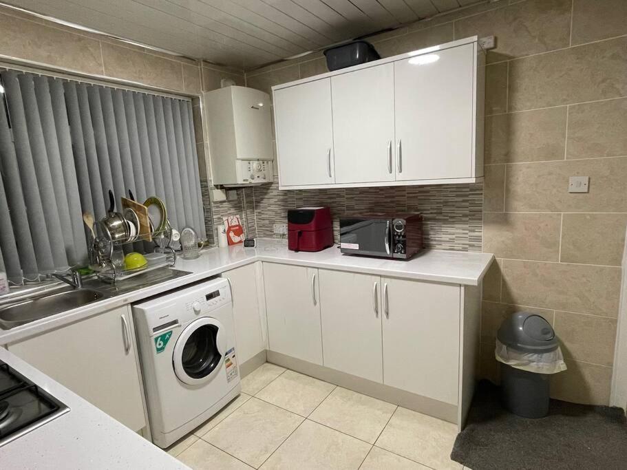 Large Beautiful 3 Bed House In City Of Birmingham Extérieur photo